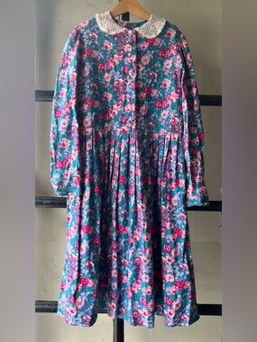 Darling 90’s Vintage Laura Ashley Floral Cotton Dress with Lace Collar